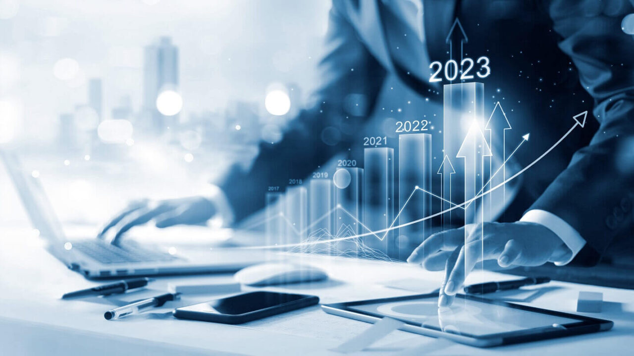 analysis economic and calculates financial data