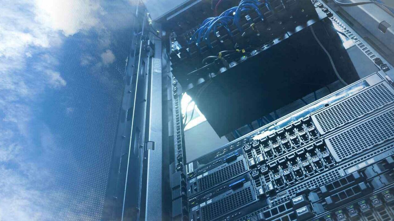 business continuity vs disaster recovery concept