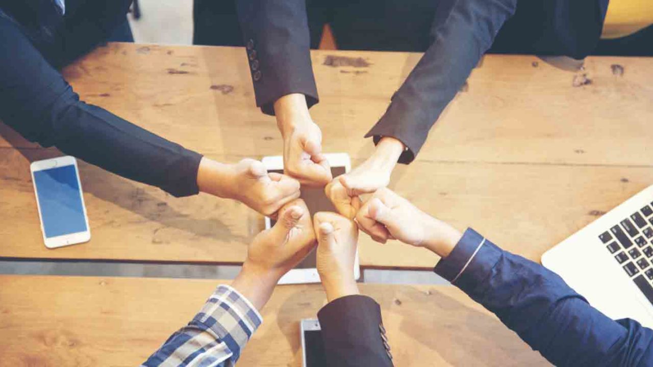 employees offering unified communications