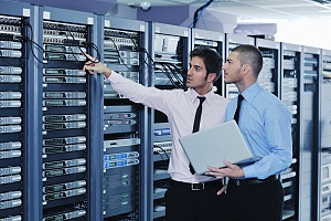 it cybersecurity consultant educating a client on best practices