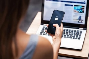 women using 2fa